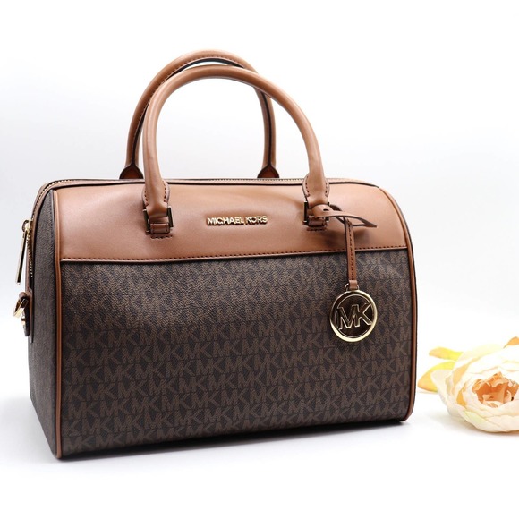 Michael Kors Jet Set Travel Duffle Bag size Medium - Picture 3 of 5